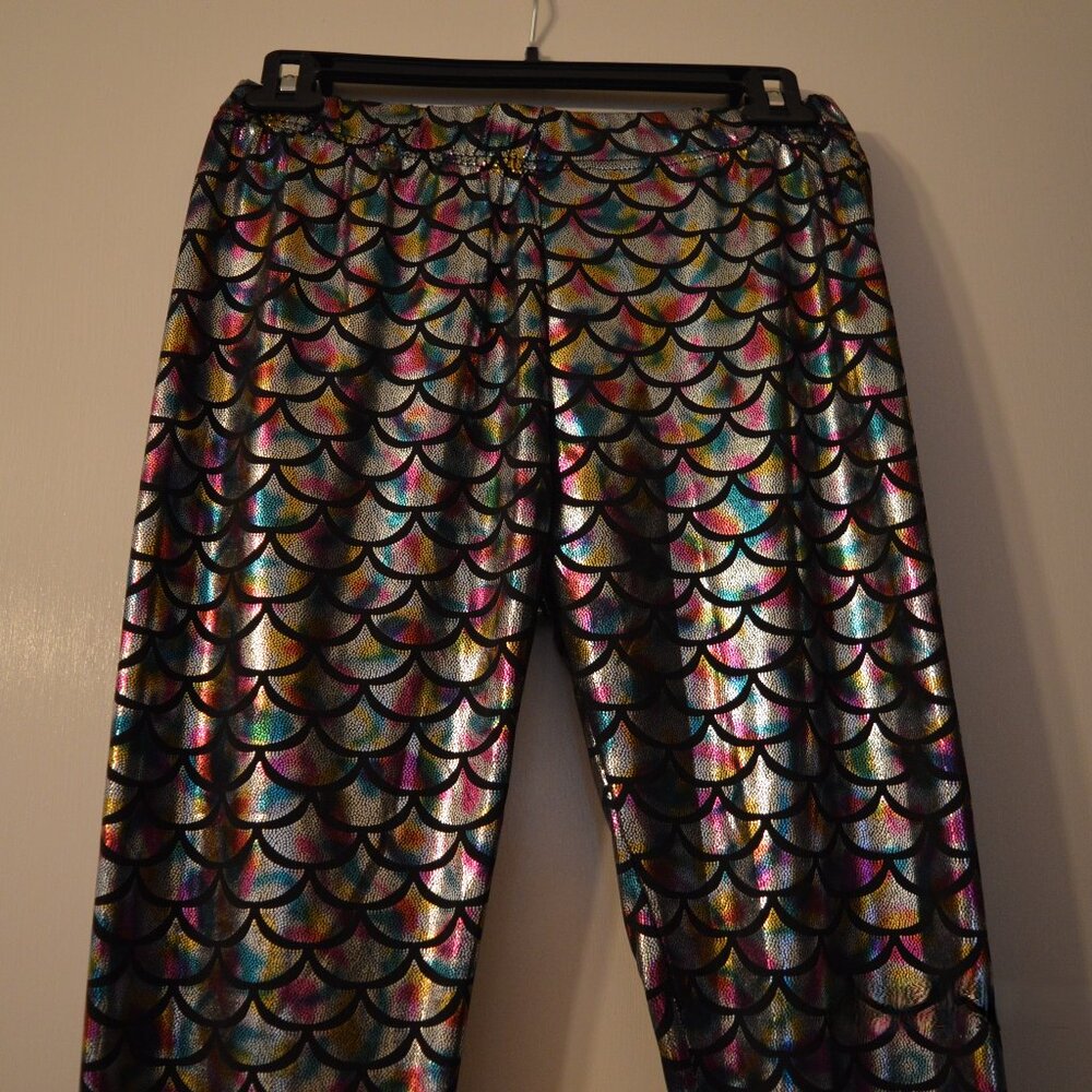 Shiny Metallic Mermaid Leggings - Picture 4 of 4